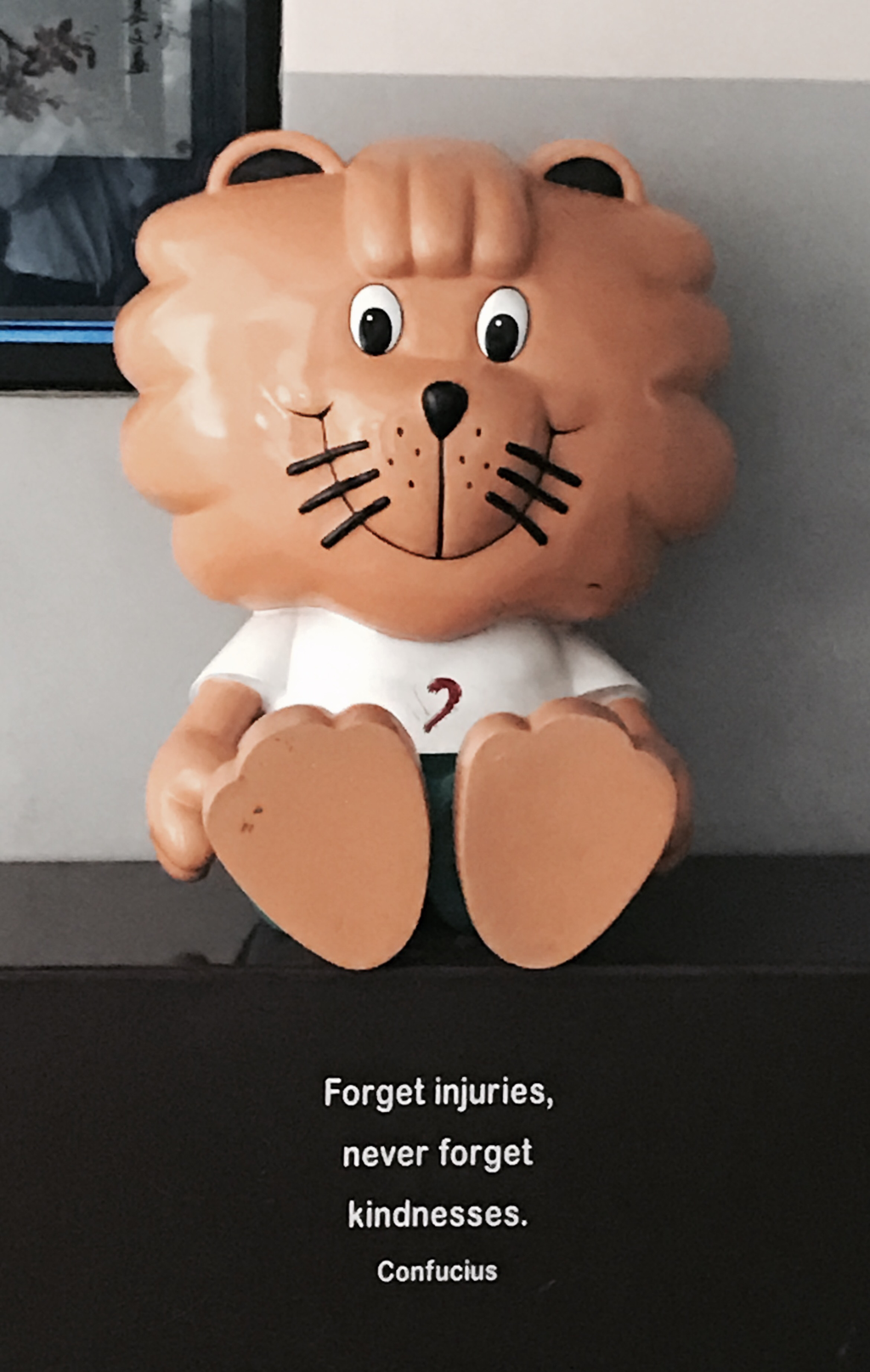 Forget Injuries, Not Kindnesses